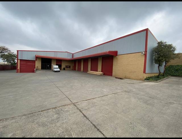 4,670M² WAREHOUSE FOR SALE IN HALFWAY HOUSE